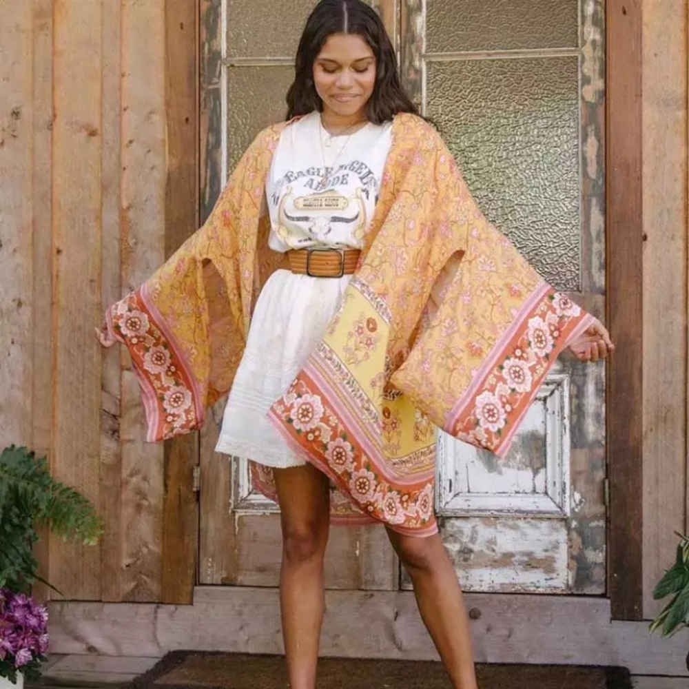 Sunny Days Vintage Style Short Kimono Boho Wrap